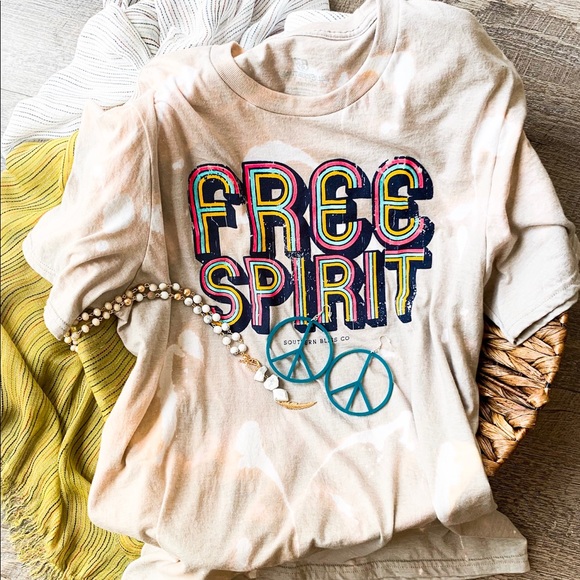 The House Of Gentry Tops - 🚨Only SMALL left! Free Spirit Graphic Tee